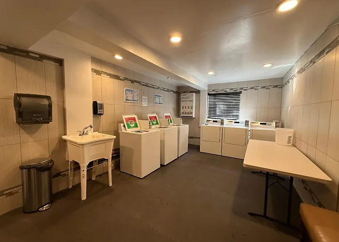 Cheap hotels Surestay Plus By Best Western Reno Airport